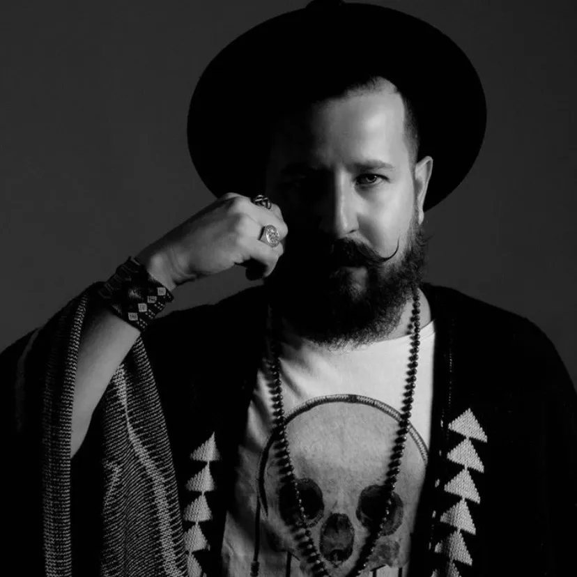Jay Rivas — foto 2