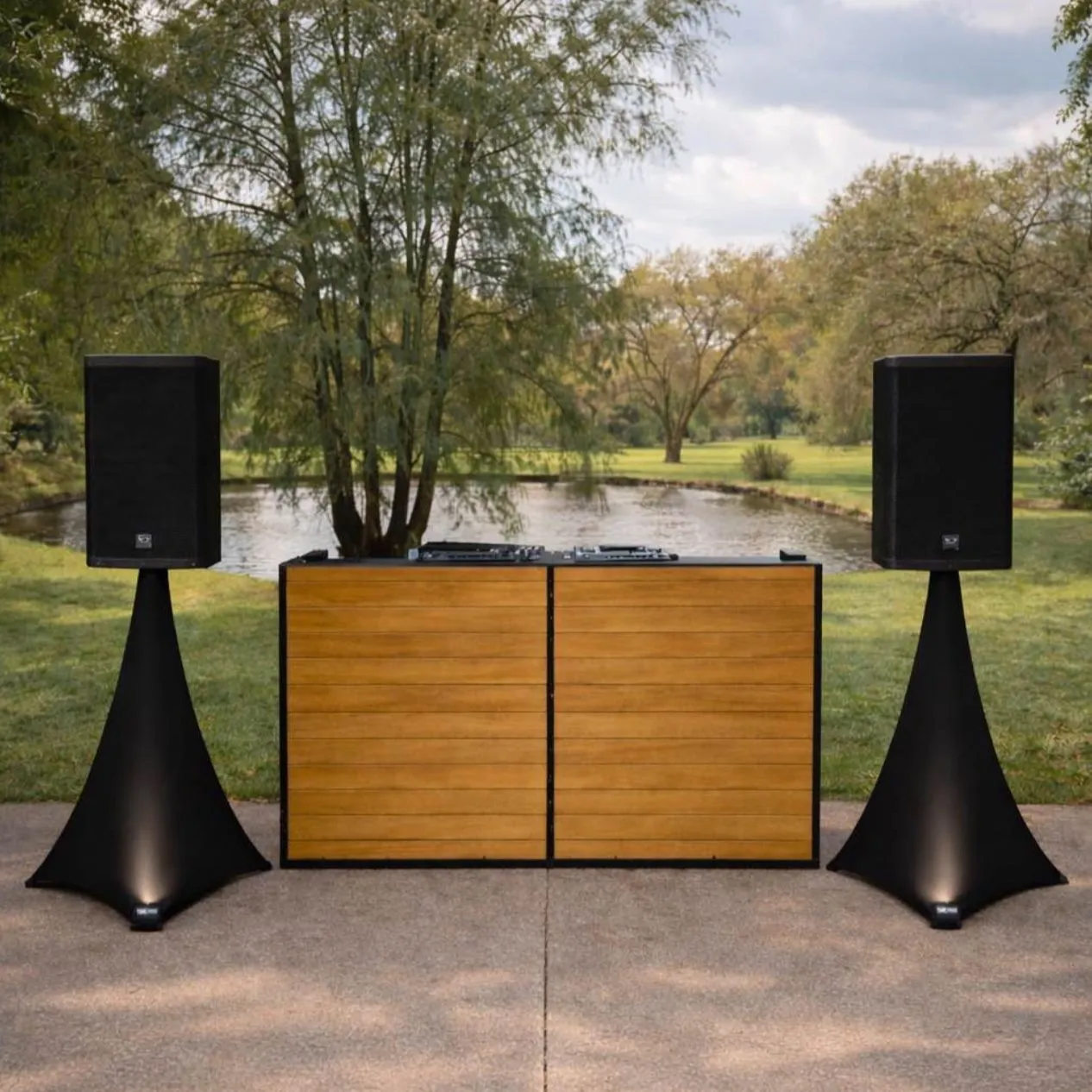 Servicio de DJ con Audio e Iluminación
