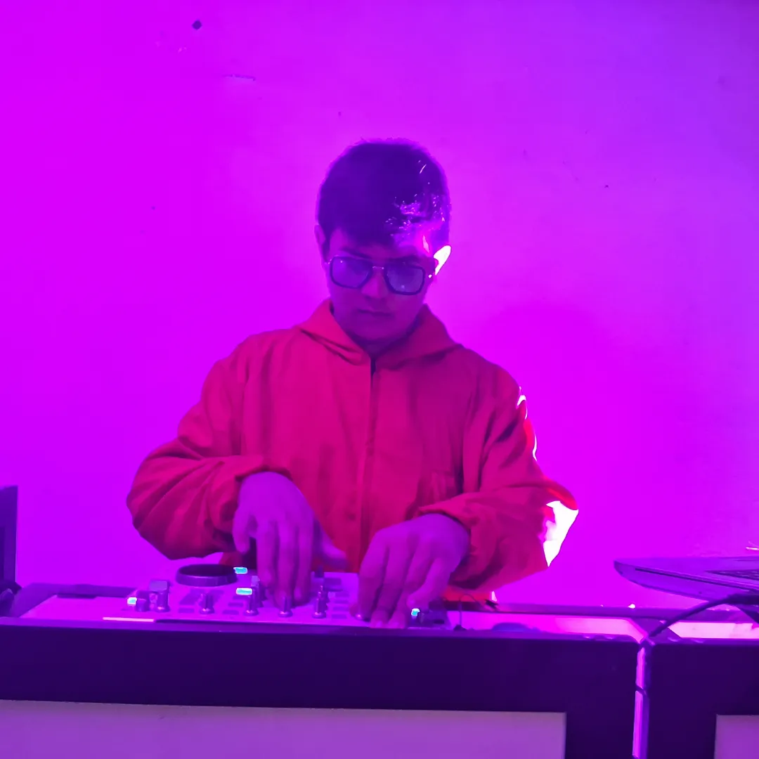 DJ Flowers — foto 1
